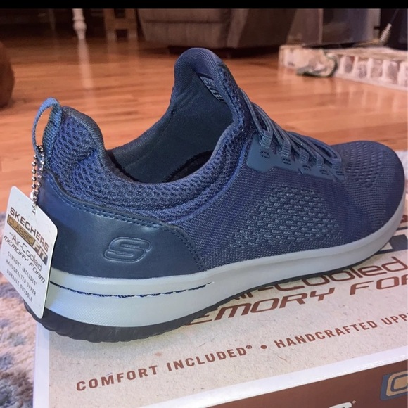 Men’s sketchers - Picture 1 of 3